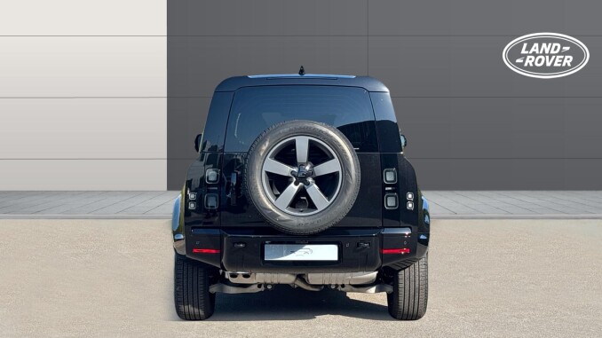Land Rover Defender 3.0 D350 X-Dynamic HSE 110 5dr Auto Diesel Estate - Image 6
